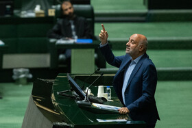 احمد میدری، وزیر کار در صحن علنی مجلس ـ ۶ آبان