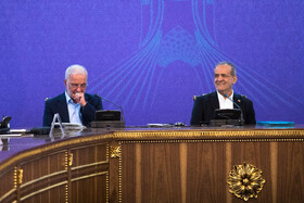 مسعود پزشکیان، رئيس جمهور و اسکندر مؤمنی، وزیر کشور در چهارمین اجلاس وزیران کشور عضو سازمان همکاری اقتصادی (اکو)