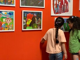 به تماشای «دنیای رنگی آبزیان»