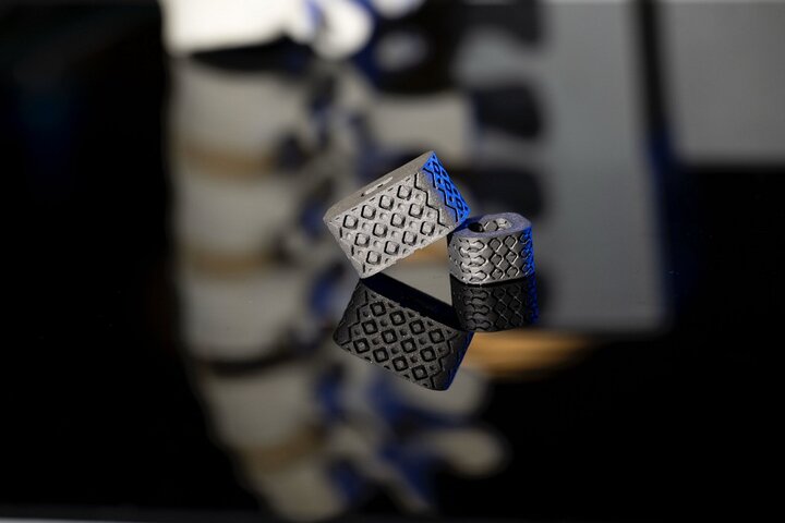 ایمپلنتی که وضعیت ستون فقرات را از درون بدن گزارش میکند ایمپلنتی که وضعیت ستون فقرات را از درون بدن گزارش میکند