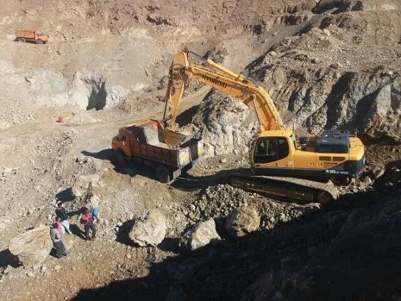 اعتراض مردم «سرچاه عماری» درباره نحوه بهره‌برداری از معدن طلای شادان و پاسخ مسئولان