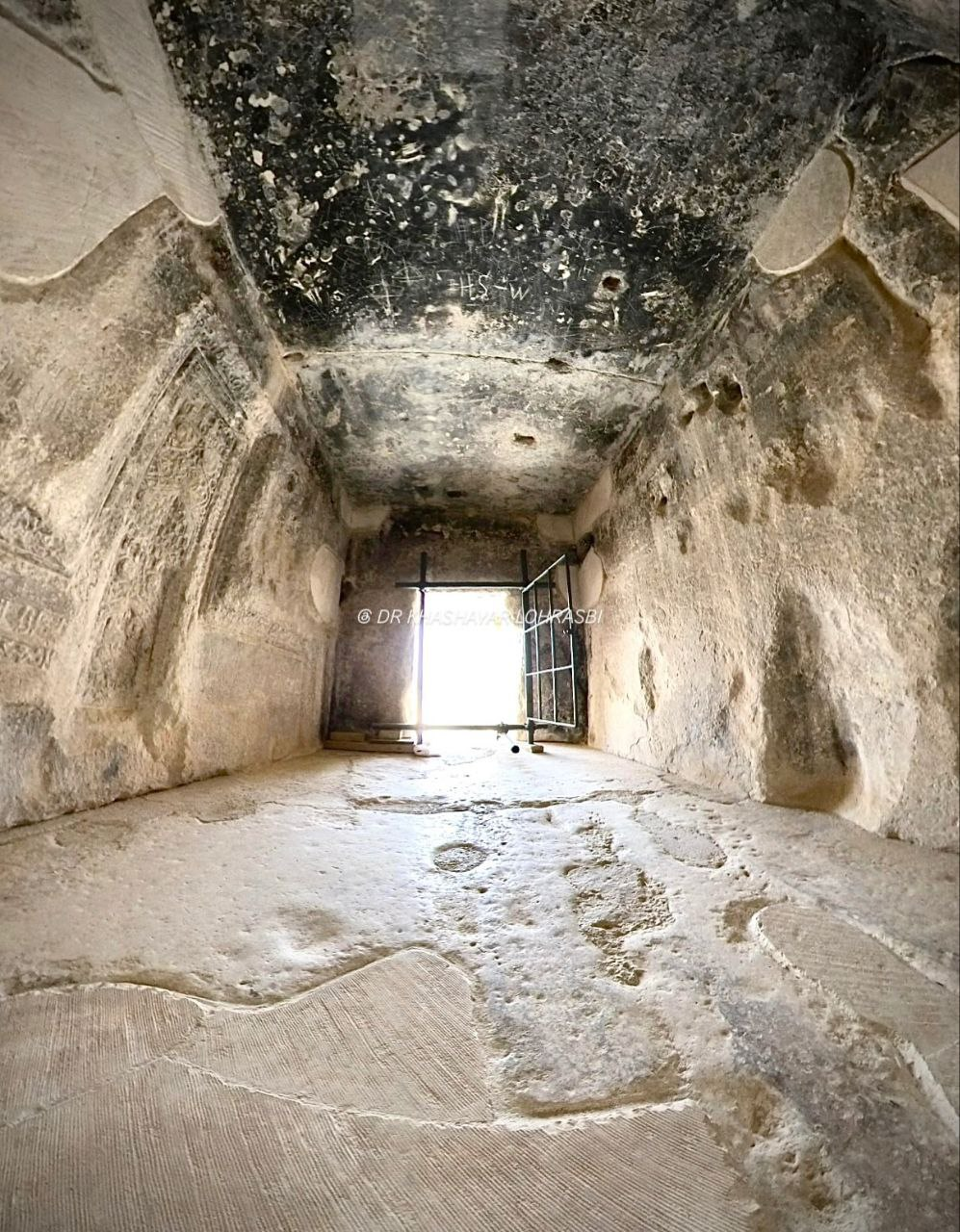 عکس/ درون آرامگاه کوروش این شکلی است