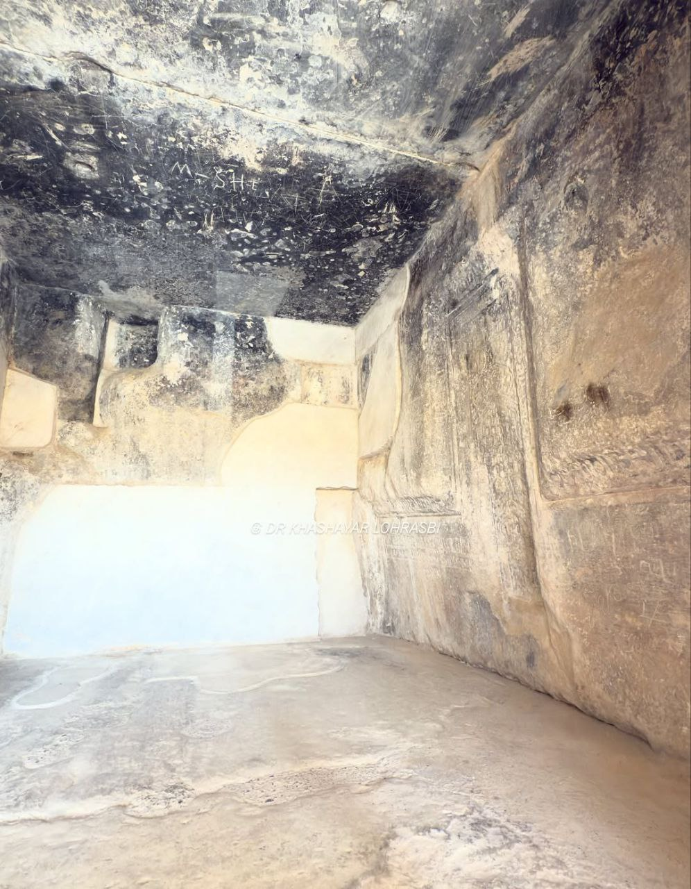 عکس/ درون آرامگاه کوروش این شکلی است