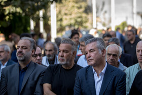 حمید استیلی در مراسم تشییع پیکر «اکبر کارگرجم»