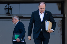 غلامرضا نوری قزلجه، وزیر کشاورزی و رضا صالحی امیری، وزیر میراث فرهنگی و گردشگری در حاشیه جلسه هیات دولت - ۷ آبان