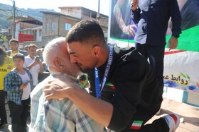 مراسم استقبال از سینا خلیلی نایب قهرمان کشتی آزاد امیدهای جهان