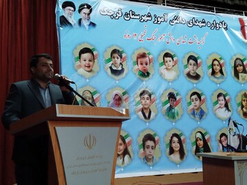 با تقویت سواد رسانه‌ای و نظارت خانواده‌ها می‌توان از آسیب‌های احتمالی جلوگیری کرد