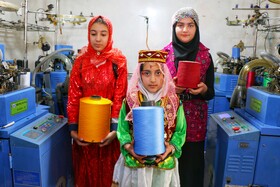 از نخ تا نقش؛ روایت دستهای هنرمند لتگاهیها در جشنواره جوراب