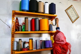 از نخ تا نقش؛ روایت دستهای هنرمند لتگاهیها در جشنواره جوراب