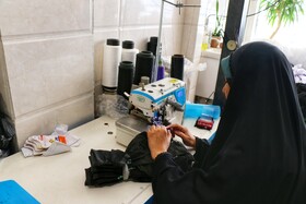 از نخ تا نقش؛ روایت دست‌های هنرمند لتگاهی‌ها در جشنواره جوراب