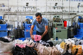 از نخ تا نقش؛ روایت دستهای هنرمند لتگاهیها در جشنواره جوراب