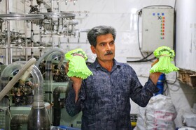 از نخ تا نقش؛ روایت دست‌های هنرمند لتگاهی‌ها در جشنواره جوراب