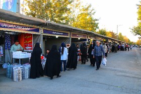 از نخ تا نقش؛ روایت دست‌های هنرمند لتگاهی‌ها در جشنواره جوراب