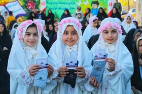 از نخ تا نقش؛ روایت دستهای هنرمند لتگاهیها در جشنواره جوراب