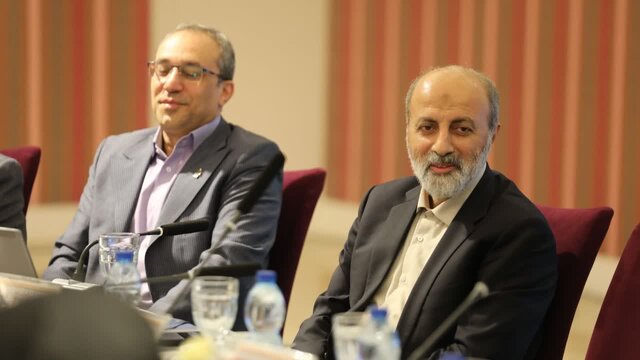 انقلاب آرام در سازمان غذا و دارو/ حمایت از دانش‌بنیان‌ها و تضمین بازار شیرخشک