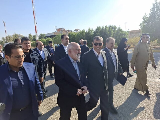 بازدید معاون اجرایی رئیسجمهور از مسیر راهآهن خرمشهر ـ بصره بازدید معاون اجرایی رئیسجمهور از مسیر راهآهن خرمشهر ـ بصره