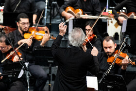 کنسرت «آن لحظهها» عبدالحسین مختاباد