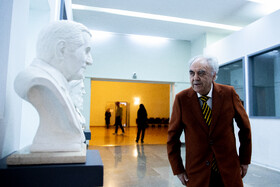 علی‌اصغر شاهزیدی خواننده و مدرس آواز در کنسرت «آن لحظه‌ها» عبدالحسین مختاباد