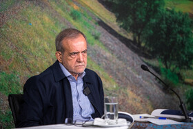 مسعود پزشکیان، رئيس جمهور در نشست توسعه راهبردی قطار‌های حومه‌ای و منطقه‌ای راه‌ آهن 