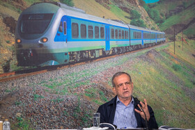 مسعود پزشکیان، رئيس جمهور در نشست توسعه راهبردی قطارهای حومهای و منطقهای راه آهن