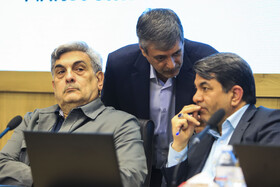 پیروز حناچی، شهردار پیشین تهران و محمد علی طالبی، استاندار در اولین رویداد گفتمان توسعه کرمان