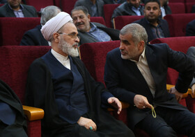 علی نیکزاد نایب‌رئیس مجلس شورای اسلامی و آیت‌الله علیرضا اعرافی رئیس حوزه‌های علمیه کشور در همایش مقاومت‌سسی در اردبیل