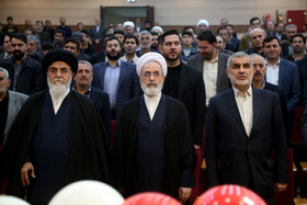 علی نیکزاد نایب‌رئیس مجلس شورای اسلامی، آیت‌الله علیرضا اعرافی رئیس حوزه‌های علمیه کشور و آیت‌الله سیدعلی اکبر اجاق‌نژاد تولیت مسجد مقدس جمکران در همایش مقاومت‌سسی در اردبیل