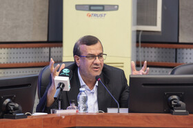 احمد جباری، نماینده مردم غرب هرمزگان در مجلس شورای اسلامی در نشست صمیمانه وزیر اقتصاد با سرمایه گذاران جزیره کیش