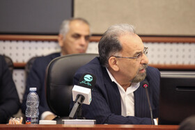 نشست صمیمانه وزیر اقتصاد با سرمایه گذاران جزیره کیش