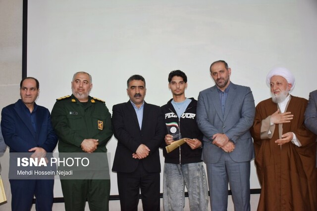 نخبگان علمی، فرهنگی و ورزشی شهرستان آستارا تجلیل شدند نخبگان علمی، فرهنگی و ورزشی شهرستان آستارا تجلیل شدند