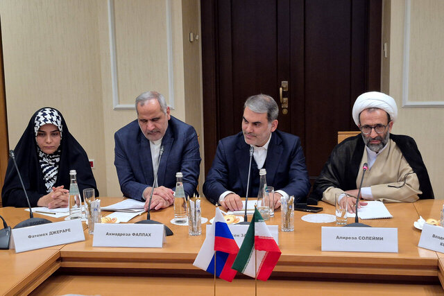 دیدار هیأت پارلمانی ایران با «چرنیشف» و «تولستوی» دیدار هیأت پارلمانی ایران با «چرنیشف» و «تولستوی»