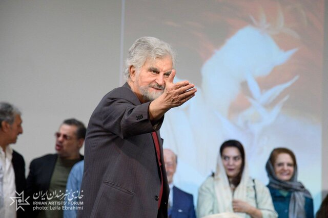 در ستایش زنی به نام «میهن»