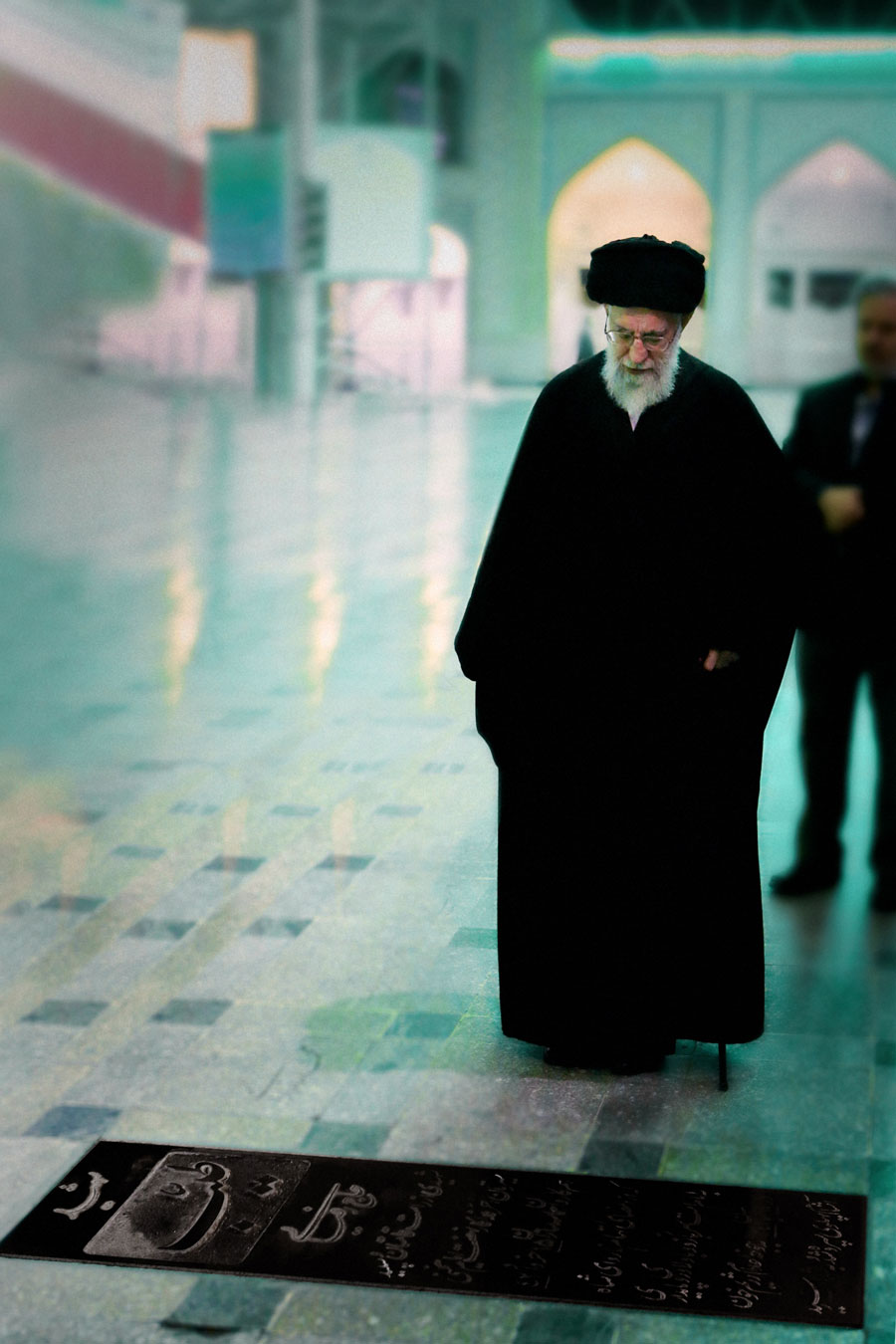 سایه روشن زندگی یک شهید