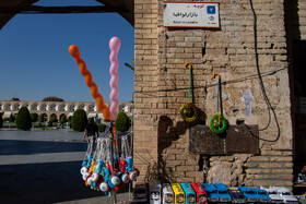 اثرات فرونشست در ورودی خیابان حافظ میدان نقش‌جهان اصفهان