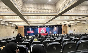 آنهایی که دعوت به تجمع علیه ظریف و روحانی کرده بودند، خودشان هم نیامدند