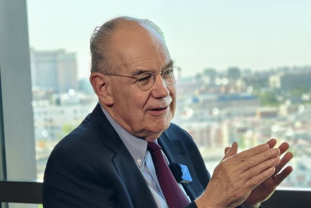 مرشایمر: ترامپ «قاتلالدوله» شده/ خوشبختی ونزوئلا با تغییر رژیم، توهم است