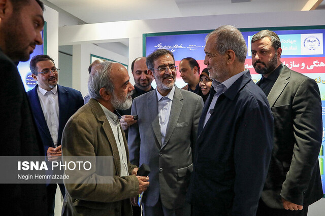 دیدار با مدیران هستهای/بازدید از دستاوردهای جهاد دانشگاهی