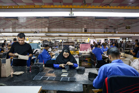 صنعت چرم خراسان این روزها با وجود چالش‌های اقتصادی، دوباره در مسیر رشد قرار گرفته و واحدهای تولیدی از مشهد تا سبزوار در تلاش‌اند سهم بیشتری از بازار داخلی و صادرات منطقه را به دست بیاورند.