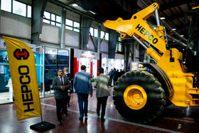 بازدید حسین افشین، معاون علمی و فناوری رییس جمهور از اولین نمایشگاه «فر ایران» و شانزدهمین نمایشگاه «فناوری نانو»