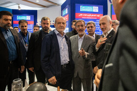 بازدید مسعود پزشکیان، رئیس جمهور از نمایشگاه دستاوردهای علمی و فناورانه جهاد دانشگاهی