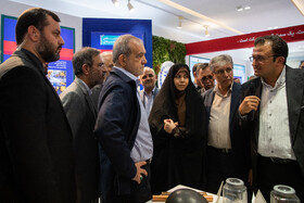 بازدید مسعود پزشکیان، رئیس جمهور از نمایشگاه دستاوردهای علمی و فناورانه جهاد دانشگاهی