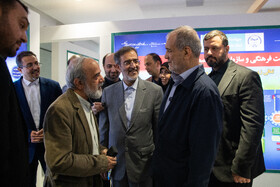 بازدید مسعود پزشکیان، رئیس جمهور از نمایشگاه دستاوردهای علمی و فناورانه جهاد دانشگاهی