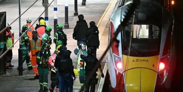 چاقوکشی در قطاری در انگلیس با ۱۰ زخمی