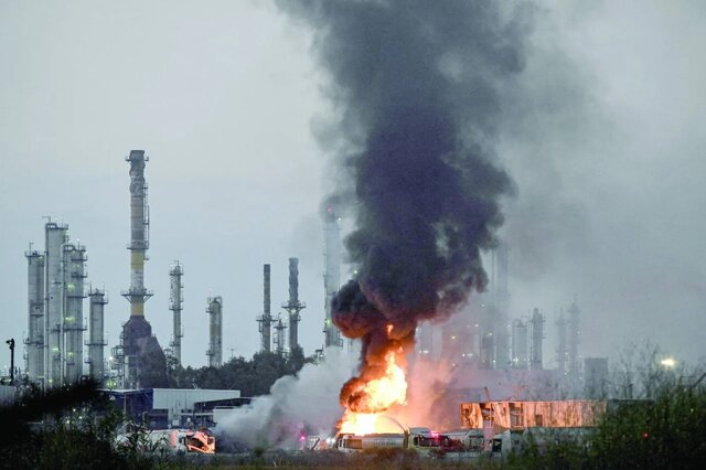 آتشسوزی در اطراف پالایشگاه نفتی بازان در شهر اشغالی حیفا احتمالا اسرائیل در طول جنگها و بحرانها دچار تاریکی و قطعی برق شود