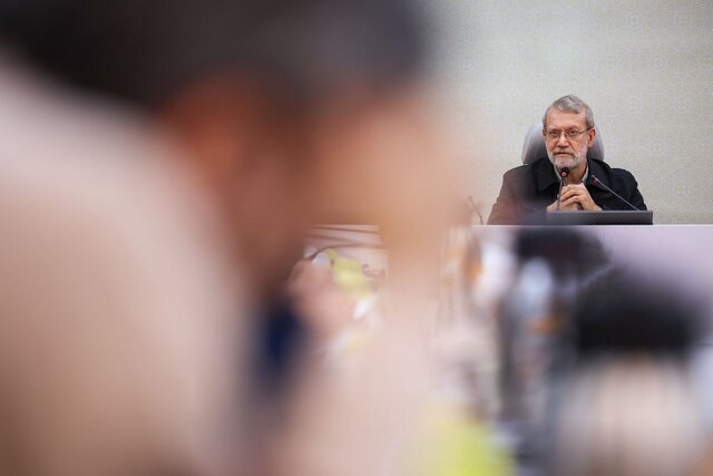 لاریجانی: خواسته‌های آمریکا ته ندارد/ ایرانیان باید سر حرف خود بایستند