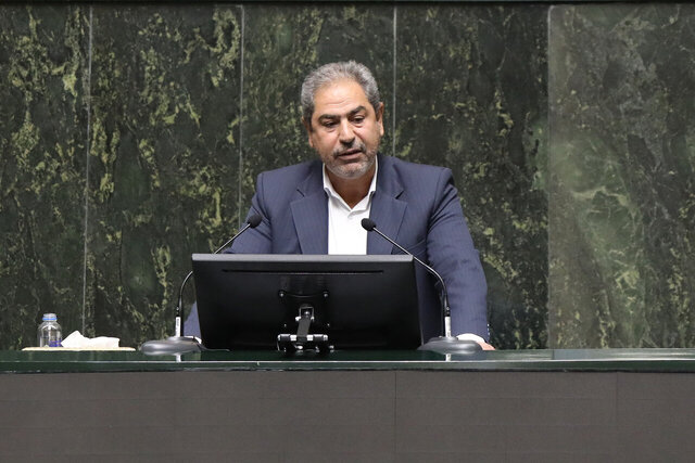 نماینده فلاورجان: وزیر نیرو و سازمان محیط زیست به مساله فرونشست در اصفهان ورود کنند