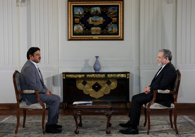 عراقچی: فضای اسرائیل در اختیار موشکهای ایران بود/ تبادل پیامی در عمان انجام نشد