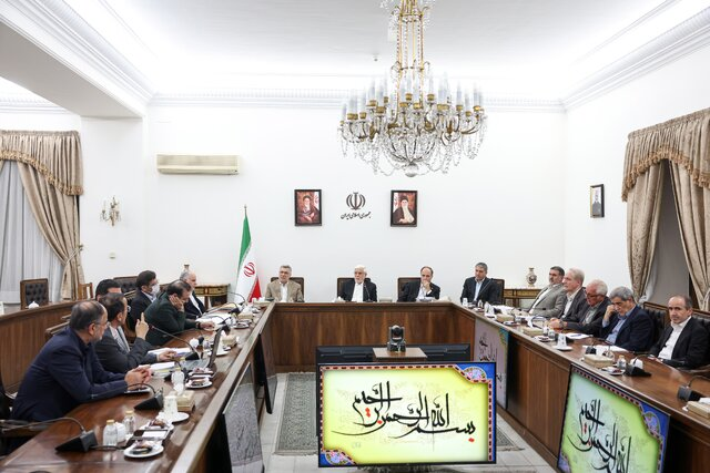 بسته خبری ایسنا؛ توضیحاتی درباره کوچکسازی دولت/تکذیب تبادل پیام با آمریکا در عمان