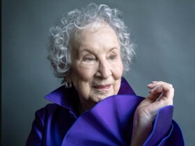 نویسنده‌ای که پیشگویی می‌کند!