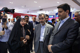 بازدید سید ستار هاشمی، وزیر ارتباطات از نمایشگاه دستاوردهای علمی و فناورانه جهاد دانشگاهی